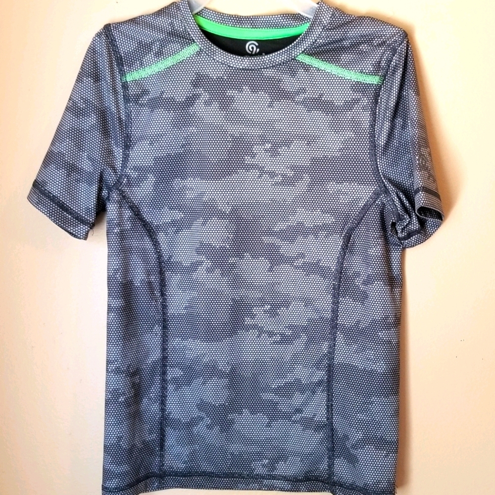 Boys camo tee, excellent condition